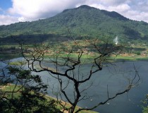 Lake Buyan, Bali